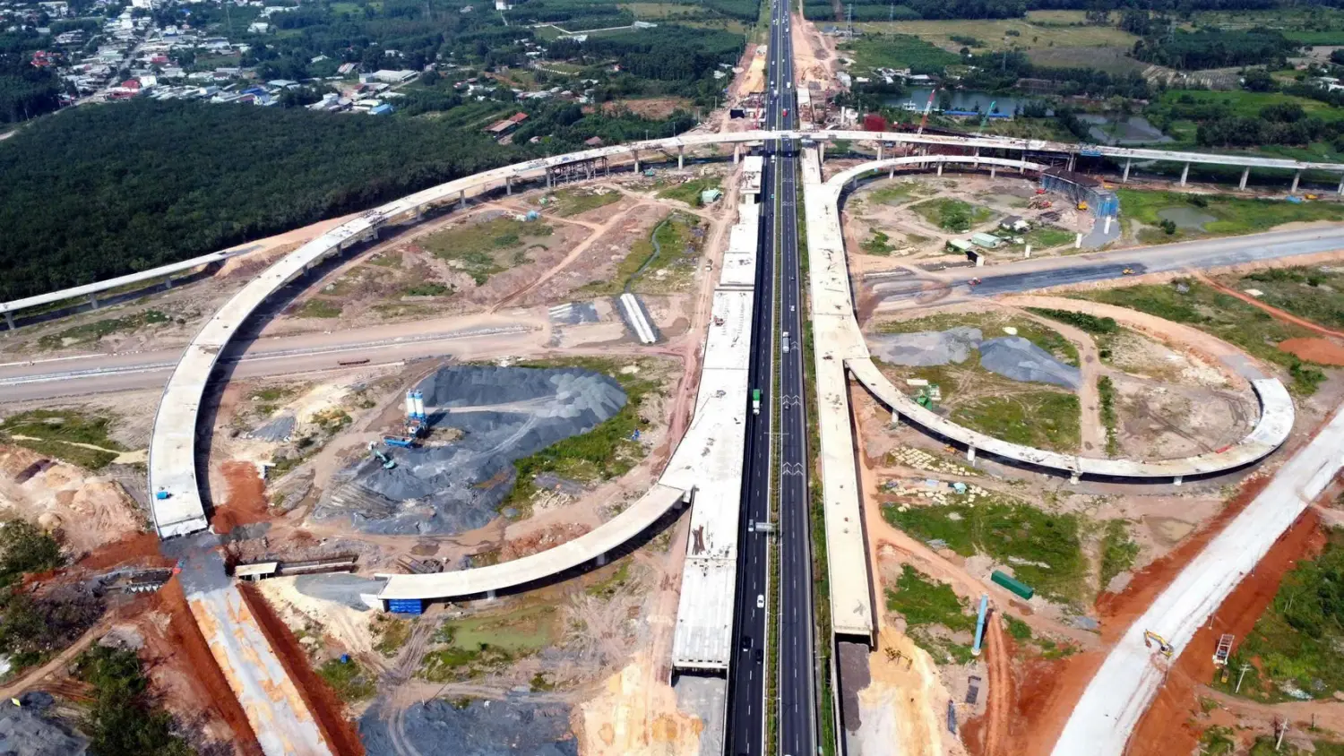 Tiến độ thi công các dự án giao thông kết nối Sân bay Long Thành