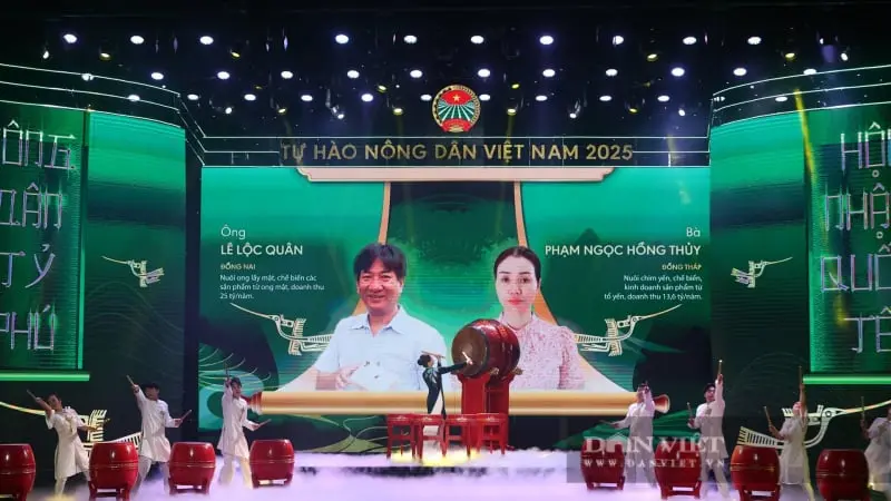 Độc đáo màn trống hội vinh danh “Nông dân tỷ phú và hội nhập quốc tế” năm 2025
