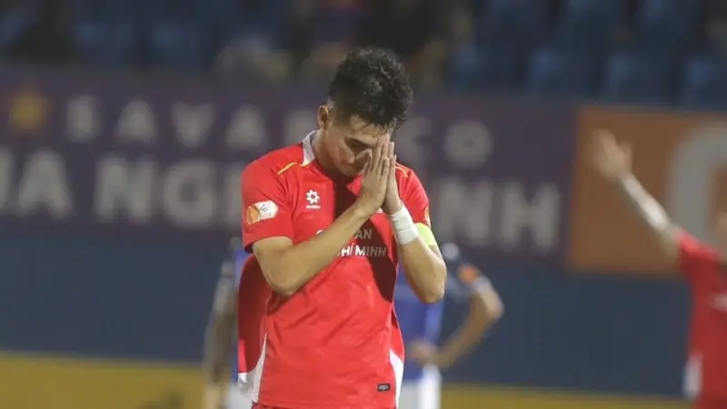 Tiền Linh Chuộc Lỗi Bằng Bàn Thắng Phản Lưới Nhà: Bài Học Đắt Giá