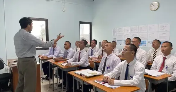 Hàng chục nghìn lao động bị sa thải tại quê nhà, nền kinh tế lớn nhất ĐNÁ tăng cường xuất ...