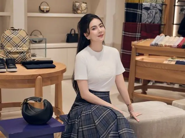 MC Mai Ngọc: Cuộc Sống Như Bà Hoàng Trong Lâu Đài Nhà Chồng Ở Bắc Ninh - Phân Tích Bất Động Sản Cao Cấp
