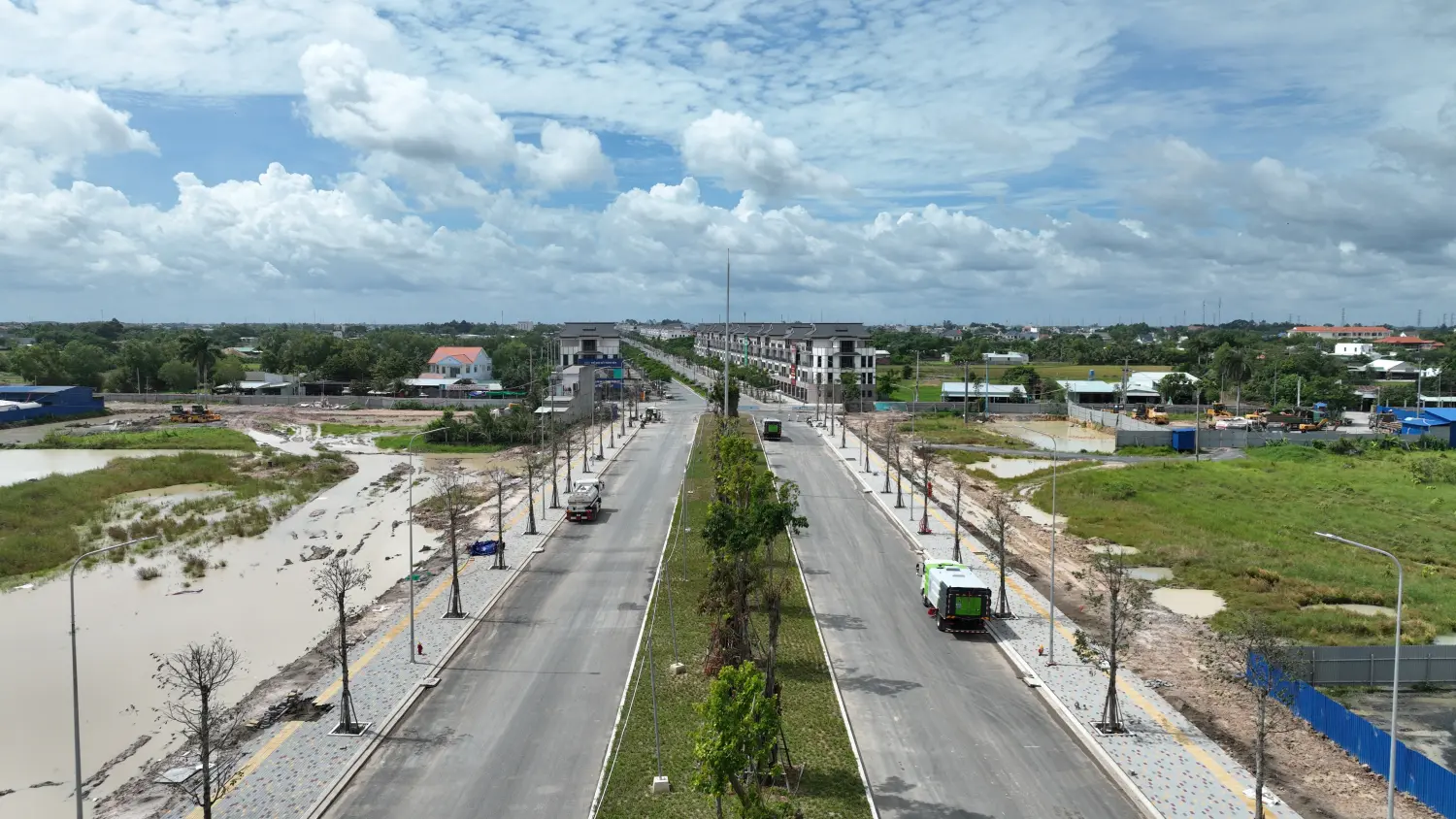 So Sánh Giá Bất Động Sản CBD: Từ TP.HCM Đến Cơ Hội Đầu Tư Tây Bắc