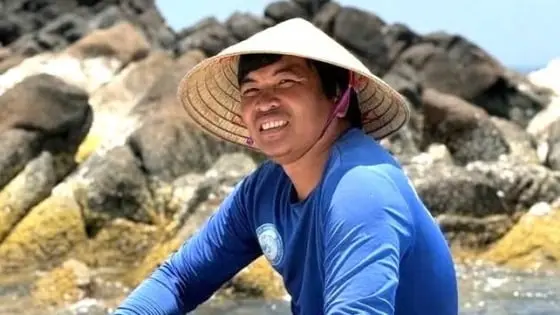 Những Chàng Trai Tình Nguyện Viên Bảo Vệ San Hô: Câu Chuyện Truyền Cảm Hứng Về Bất Động Sản Biển Xanh