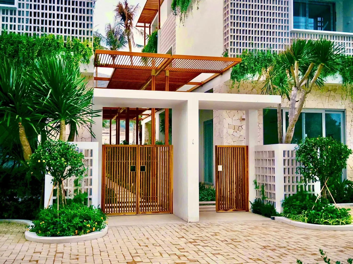 Khám Phá La Tiên Villa: Sự Kiện Nghệ Thuật Đa Giác Quan Tại Sài Gòn