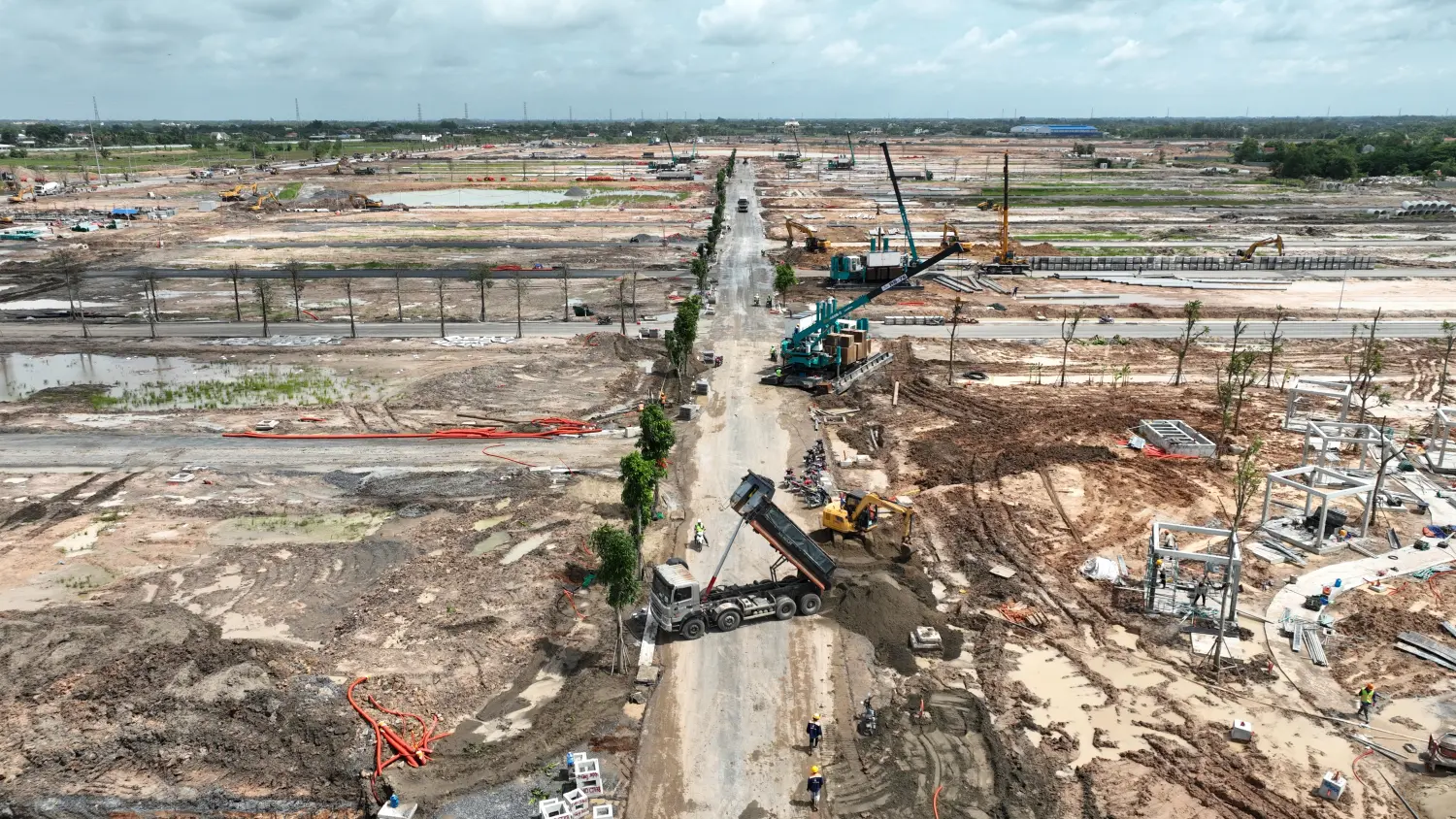 So Sánh Giá Bất Động Sản CBD: Từ TP.HCM Đến Cơ Hội Đầu Tư Tây Bắc