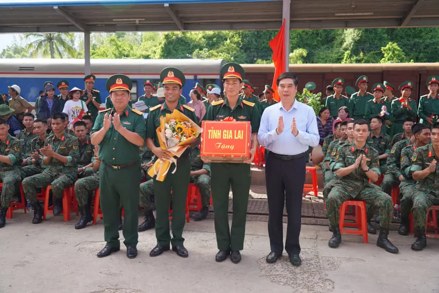 Gia Lai nồng nhiệt chào đón các cán bộ, chiến sĩ tham gia diễu binh, diễu hành tại Lễ Quốc ...