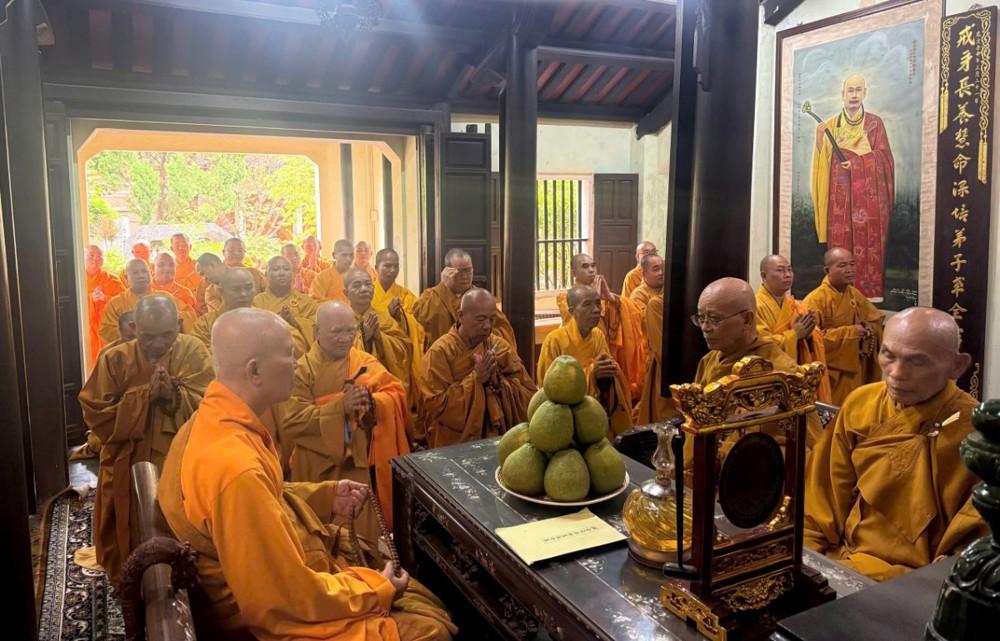 Gia Lai: Tổ đình Thập Tháp trang nghiêm cử hành lễ Tự tứ kết thúc mùa An cư kiết hạ PL.2569