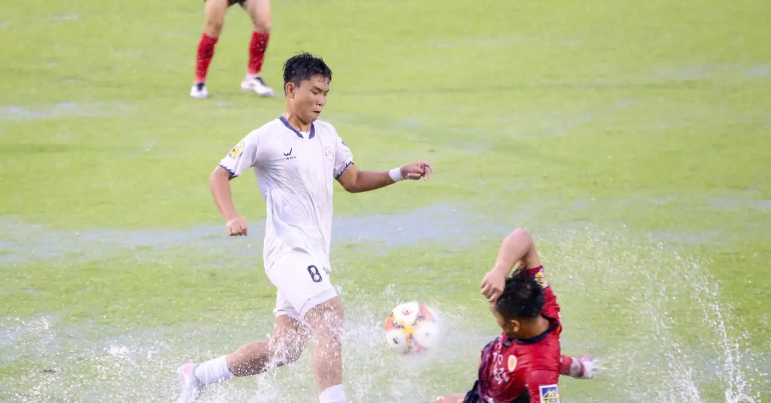 VCK U17 Quốc gia 2025: Con trai Quang Hải toả sáng - Vietnam.vn