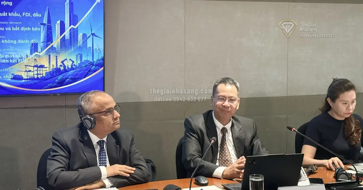 ADB cảnh báo Việt Nam cần nâng cao năng suất để duy trì tăng trưởng bền vững và thúc đẩy thị trường bất động sản cao cấp