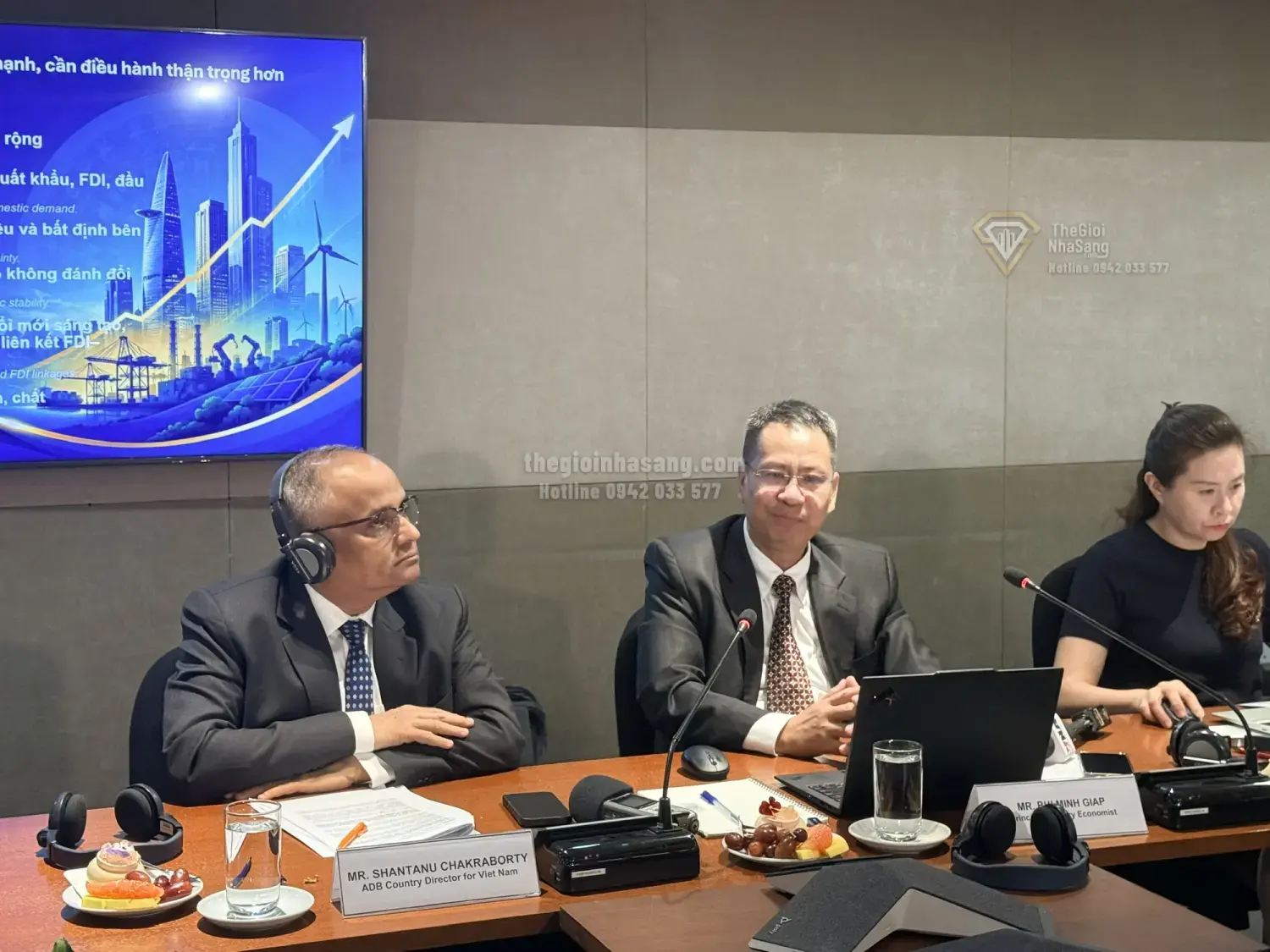 ADB cảnh báo Việt Nam cần nâng cao năng suất để duy trì tăng trưởng bền vững và thúc đẩy thị trường bất động sản cao cấp