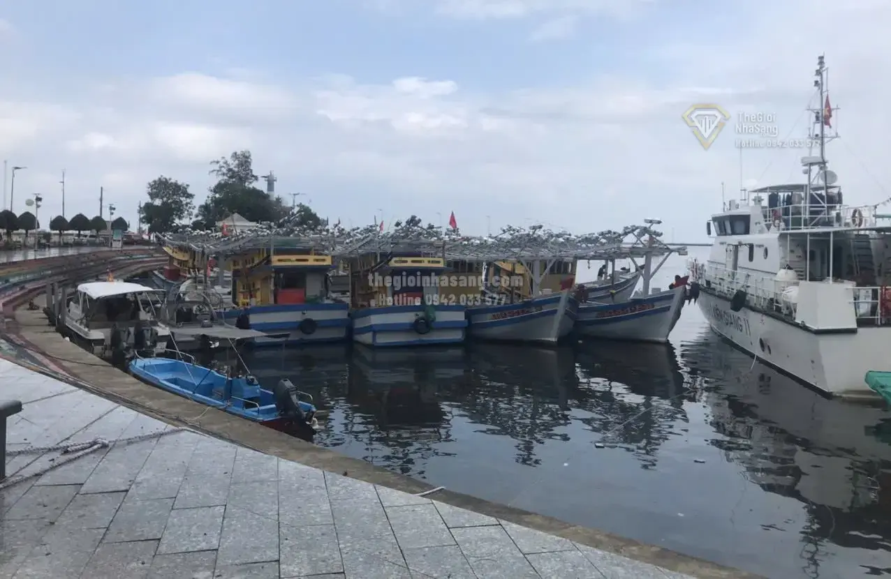 An Giang Hỗ Trợ Lắp Đặt Thiết Bị Giám Sát Tàu Cá: Bước Tiến Quan Trọng Trong Gỡ 'Thẻ Vàng' IUU và Tác Động Đến Thị Trường Bất Động Sản Ven Biển