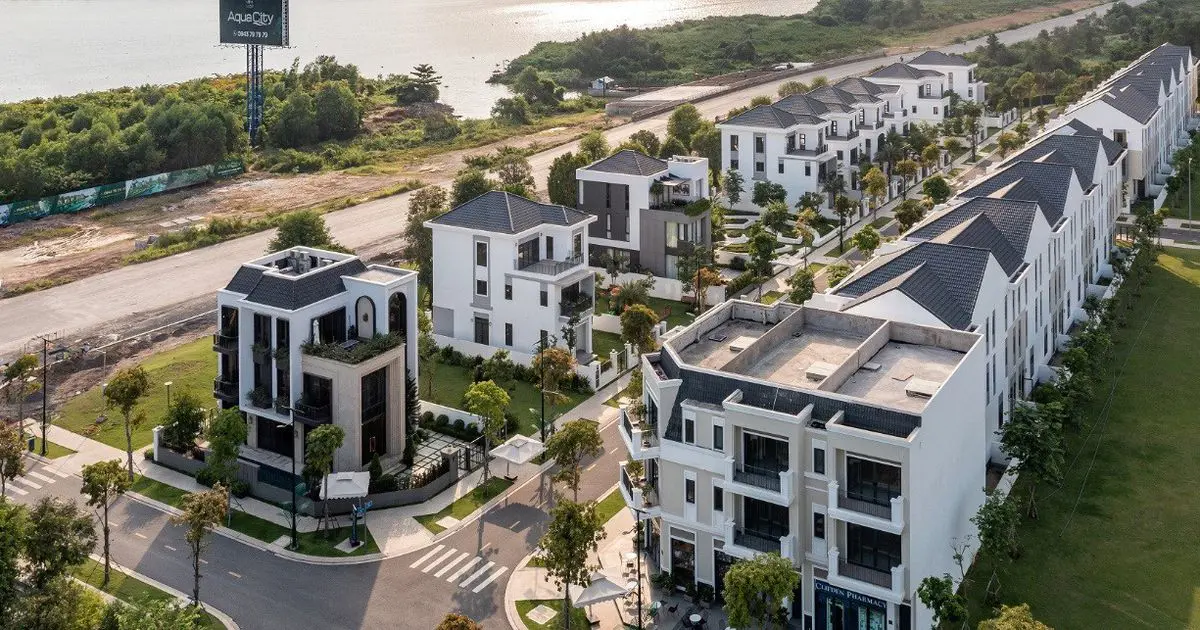Doanh nghiệp bất động sản niêm yết rầm rộ mua bán dự án trong 7 tháng đầu 2024