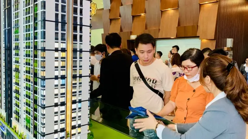 Nguy cơ "bong bóng" từ dòng tiền rẻ đổ vào địa ốc - Dân Việt