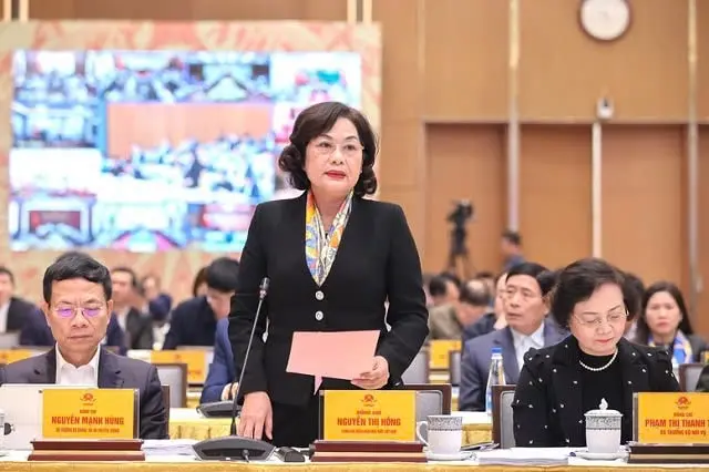 Dòng vốn tín dụng đổ mạnh vào bất động sản và chứng khoán: Đáng lo ngại?