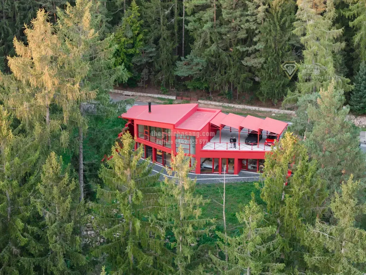 Biệt thự hiện đại nổi bật giữa rừng vân sam với thiết kế độc đáo tại ngoại ô Praha