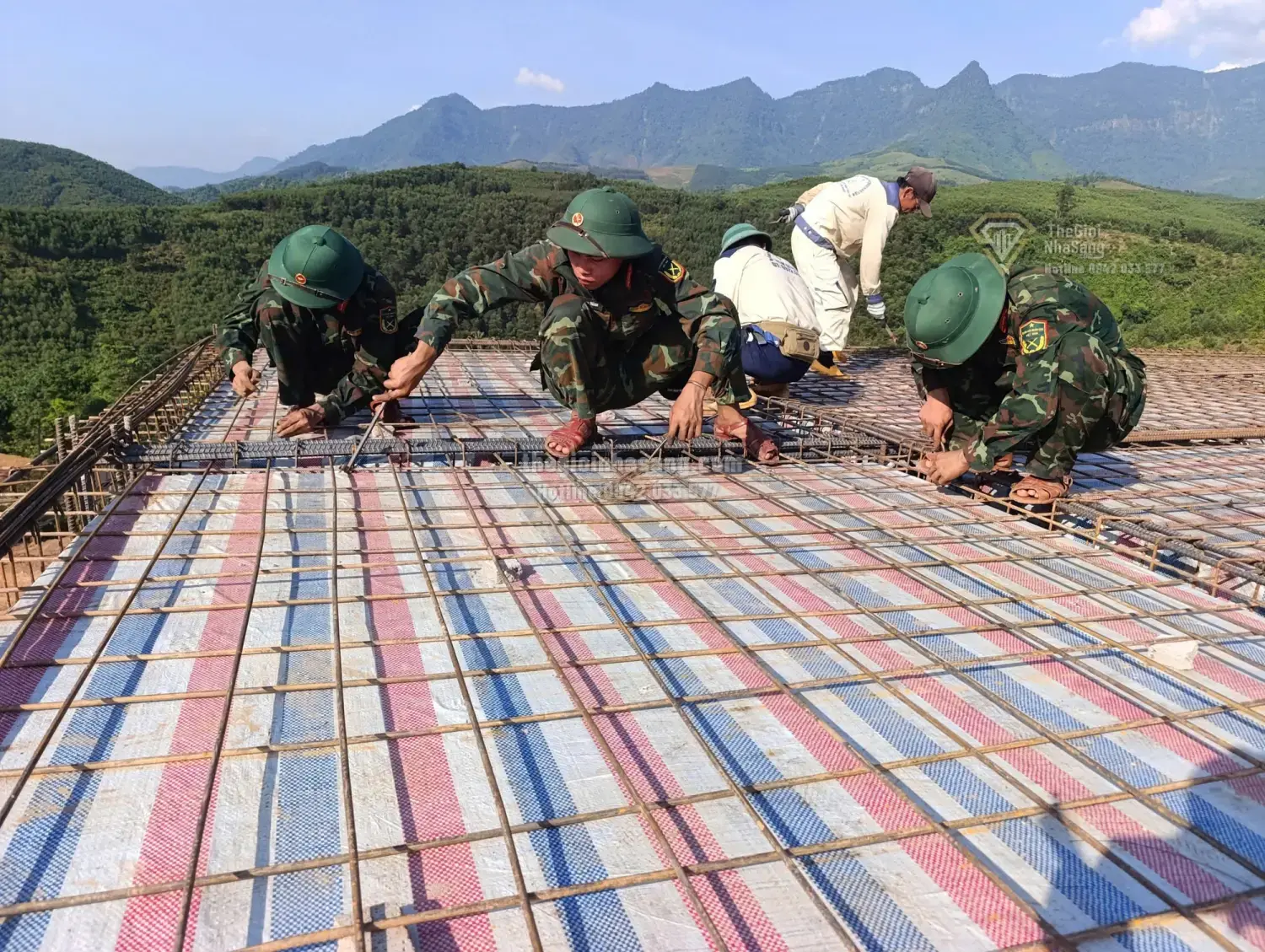 Bộ đội Quảng Trị Hỗ Trợ Xây Dựng Trường Nội Trú Liên Cấp: Tác Động Tích Cực Đến Phát Triển Hạ Tầng Giáo Dục Vùng Biên Giới