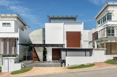 Cải Tạo Biệt Thự 370m2 Với Khối Bê Tông Cong: Giải Pháp Kiến Trúc Đột Phá Tại Kuala Lumpur