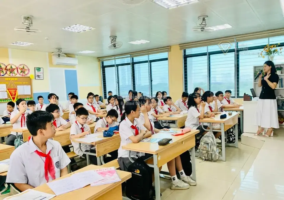Cập Nhật Quy Định Bảo Đảm Chất Lượng Giáo Dục: Tác Động Đến Quản Trị và Phát Triển Hạ Tầng Giáo Dục Việt Nam