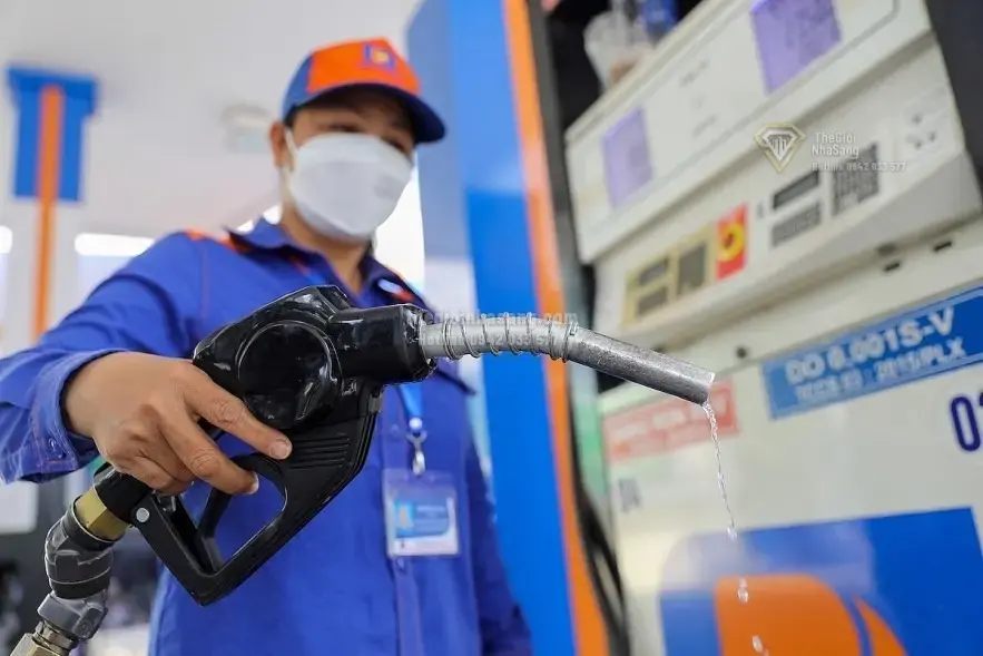 Cắt Giảm Thủ Tục Hành Chính Lĩnh Vực Xăng Dầu: Tác Động Đến Thị Trường Bất Động Sản Và Đầu Tư Việt Nam 2026
