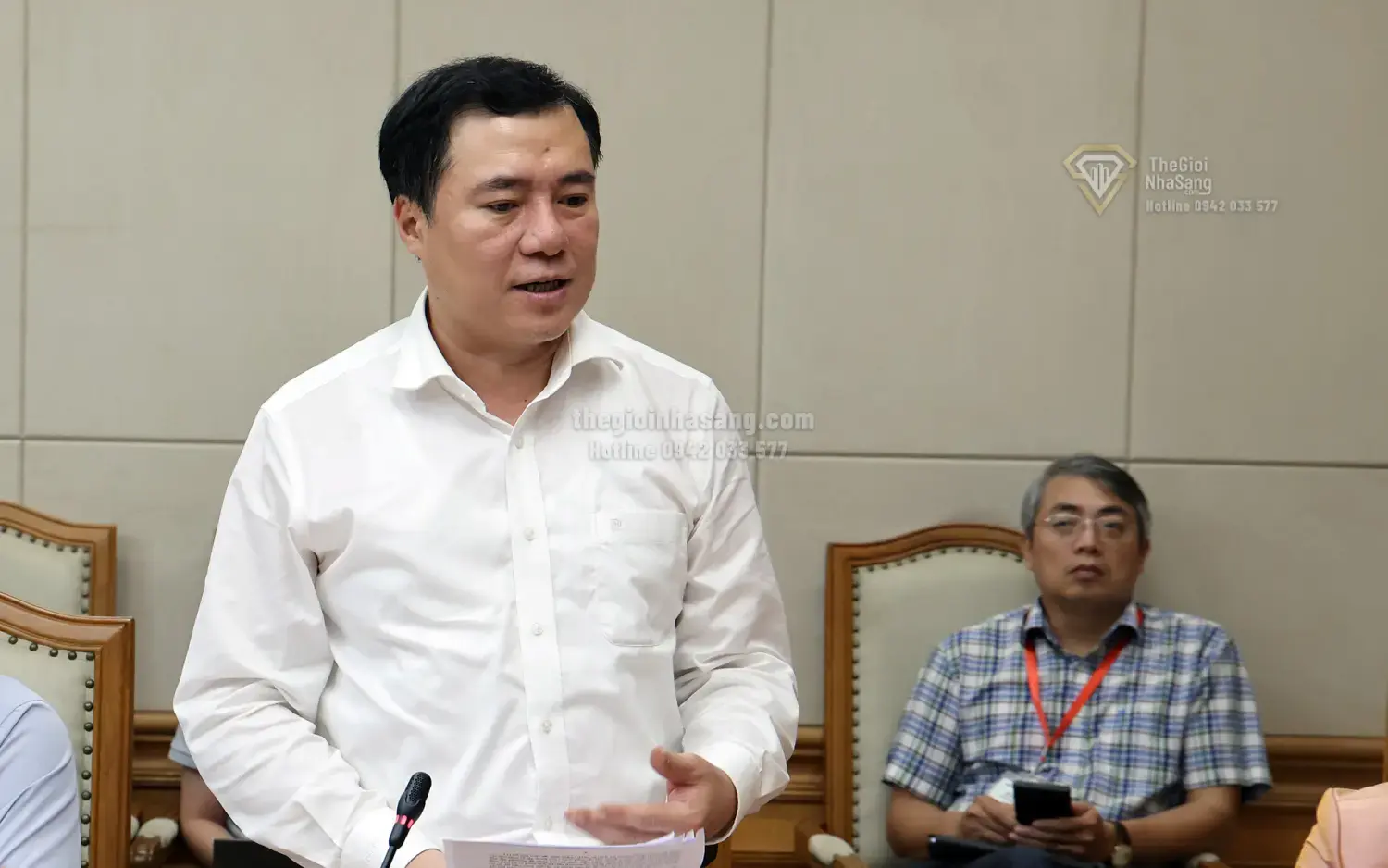 Cắt Giảm Thủ Tục Hành Chính và Điều Kiện Kinh Doanh: Tác Động Đến Thị Trường Bất Động Sản Việt Nam