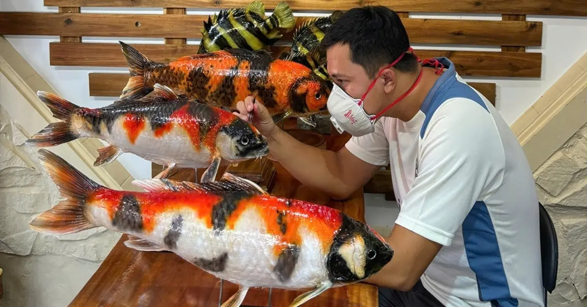Chàng trai Lâm Đồng biến gỗ nhựa thành cá 'bất tử', bỏ túi gần nửa tỷ mỗi năm