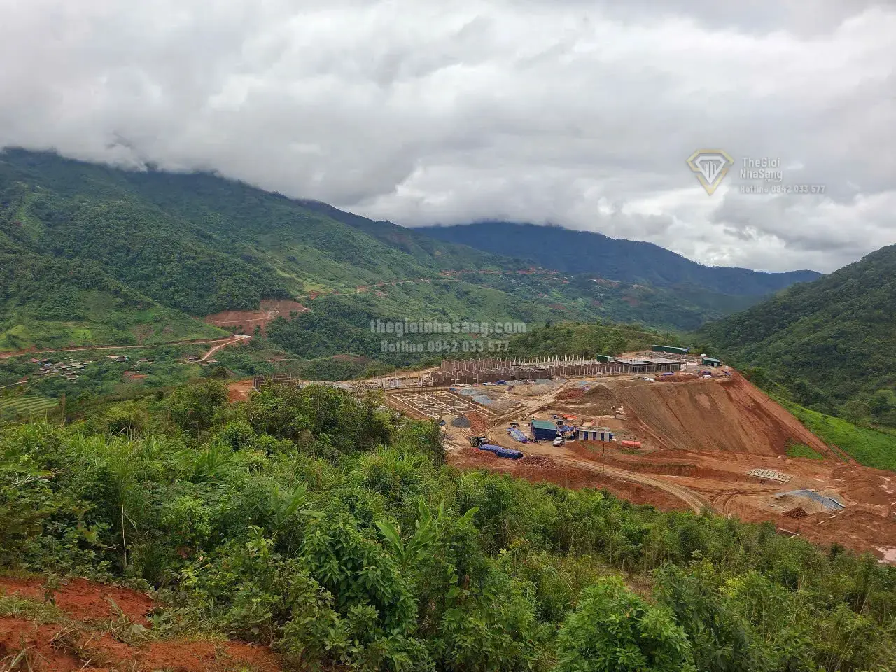 Chạy Đua Hoàn Thành Trường Nội Trú Vùng Biên: Cơ Hội và Thách Thức Cho Phát Triển Đô Thị Vùng Cao