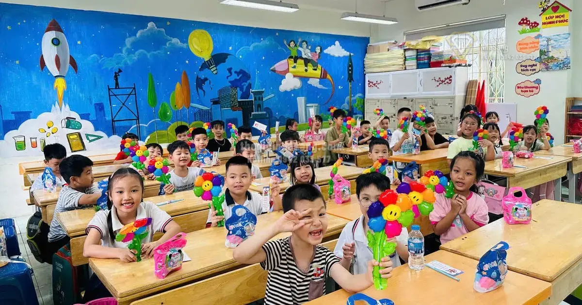 Chiến lược sắp xếp mạng lưới giáo dục công lập và tác động đến thị trường bất động sản vùng đô thị và nông thôn Việt Nam đến 2026