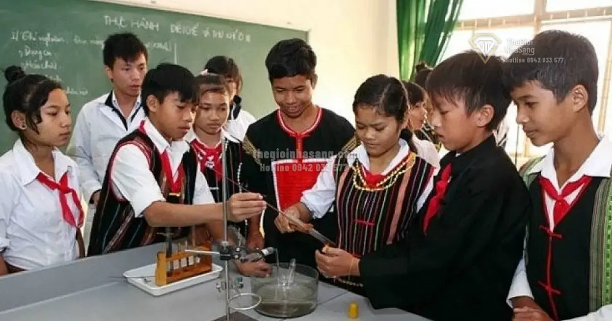 Chính Sách Hỗ Trợ Học Tập Mới Cho Người Dân Tộc Thiểu Số: Tác Động Đến Thị Trường Bất Động Sản Vùng Đồng Bào Dân Tộc