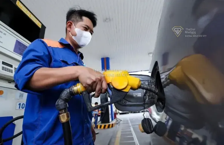 Chính Sách Thuế Xăng Dầu Linh Hoạt: Bước Chuyển Quan Trọng Trong Quản Trị Kinh Tế và Tác Động Đến Thị Trường Bất Động Sản Việt Nam