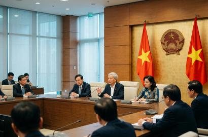 Chủ tịch Quốc hội làm việc với các Đại sứ và Trưởng cơ quan đại diện Việt Nam ở nước ngoài: Tác động đến chiến lược đầu tư bất động sản và hội nhập quốc tế