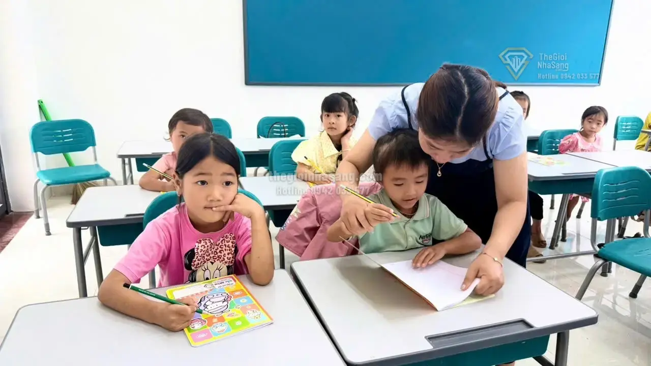 Chuẩn Bị Hành Trang Tiếng Việt Cho Trẻ Dân Tộc Thiểu Số: Tác Động Tích Cực Đến Phát Triển Hạ Tầng Giáo Dục Và Bất Động Sản Vùng Biên
