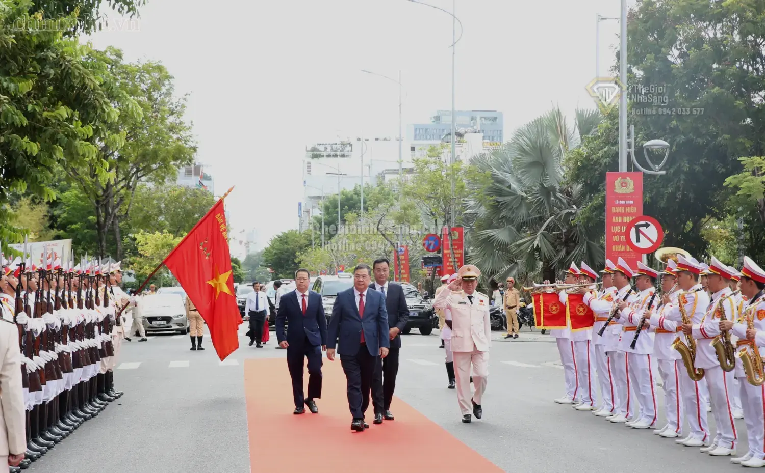 Công an Đà Nẵng Đón Nhận Danh Hiệu Anh Hùng: Tác Động Tích Cực Đến An Ninh và Phát Triển Bất Động Sản Đô Thị
