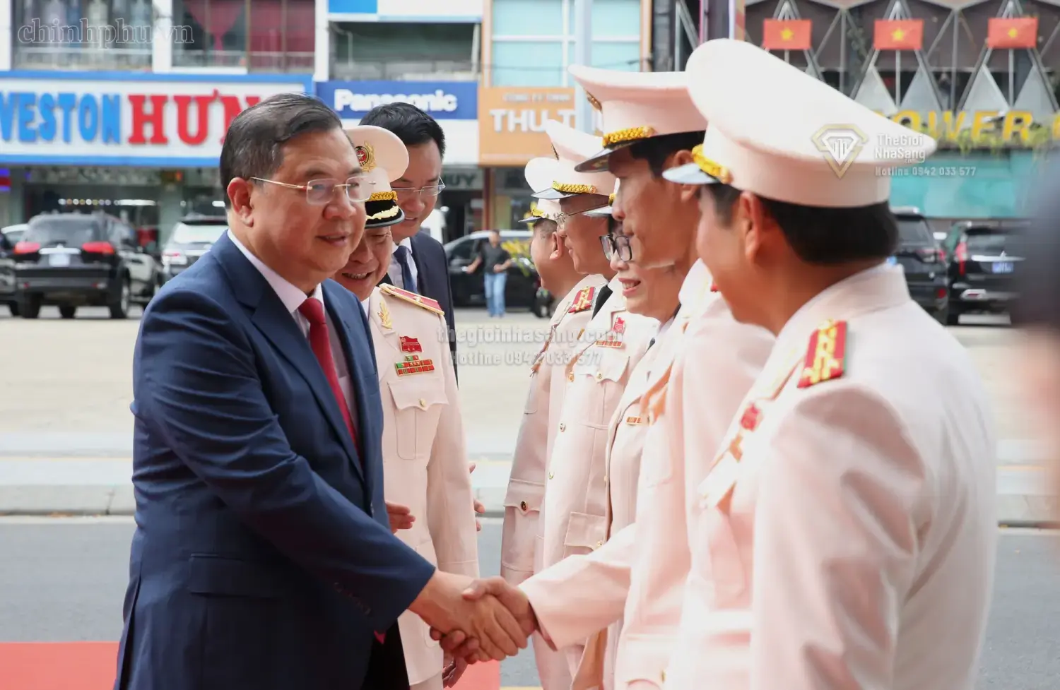 Công an Đà Nẵng Đón Nhận Danh Hiệu Anh Hùng: Tác Động Tích Cực Đến An Ninh và Phát Triển Bất Động Sản Đô Thị