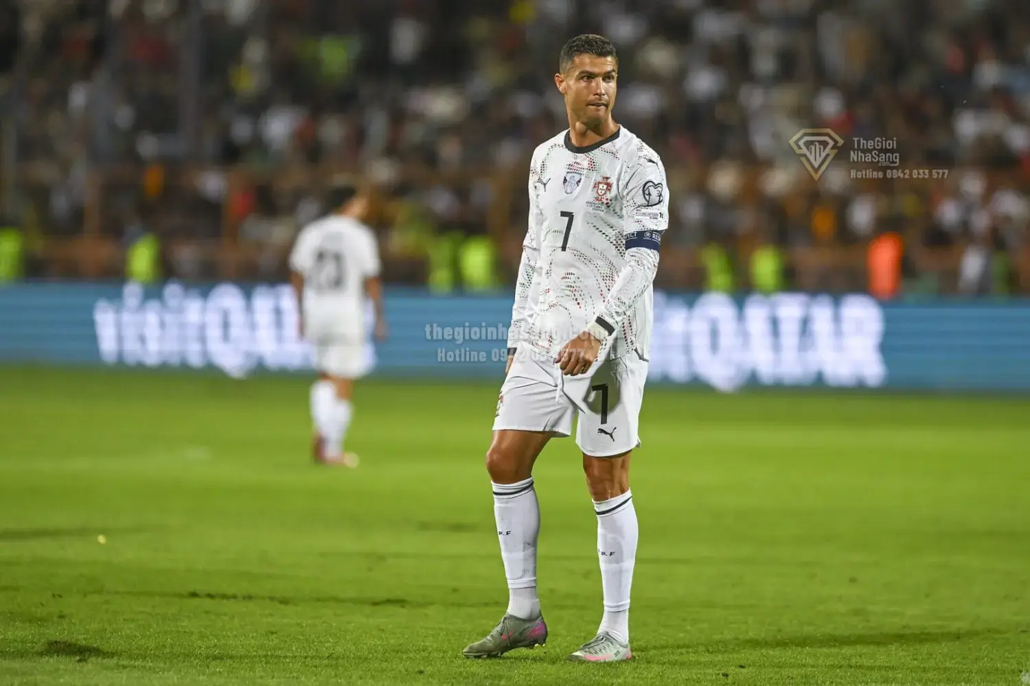 Cristiano Ronaldo dẫn đầu thu nhập cầu thủ bóng đá thế giới 2026 và tác động đến xu hướng đầu tư tài sản cao cấp