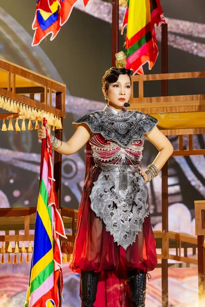 Cuộc sống viên mãn và không gian biệt phủ sinh thái rộng lớn của diva Mỹ Linh tại Sóc Sơn