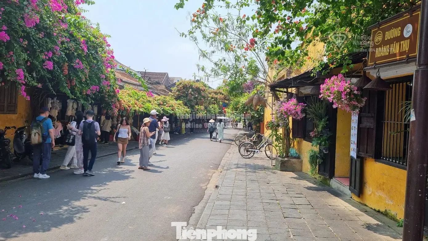 Diện Mạo Mới Phố Cổ Hội An Trước Giờ 'Siết' Vỉa Hè: Cơ Hội Và Thách Thức Cho Thị Trường Bất Động Sản