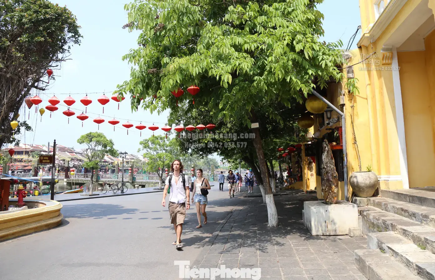 Diện Mạo Mới Phố Cổ Hội An Trước Giờ 'Siết' Vỉa Hè: Cơ Hội Và Thách Thức Cho Thị Trường Bất Động Sản