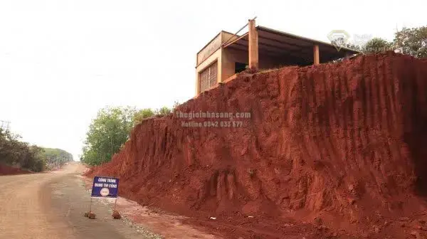 Điều Tra Vụ Hạ Cốt Nền Đường Ở Đồng Nai Gây Chênh Vênh Nhà Dân: Thách Thức Trong Giải Phóng Mặt Bằng Và An Toàn Dự Án