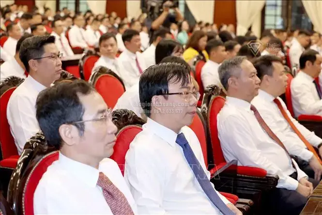 Đổi Mới Đào Tạo Lý Luận Chính Trị và Tác Động Đến Phát Triển Bất Động Sản Việt Nam 2026-2027