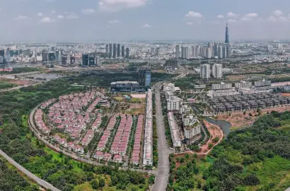 Dòng vốn ngoại đổ mạnh vào bất động sản Việt Nam: Cơ hội và thách thức cho nhà đầu tư trong nước