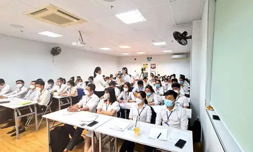 Môi giới bất động sản 'nở rộ' nhờ học 'chui': Rủi ro và giải pháp