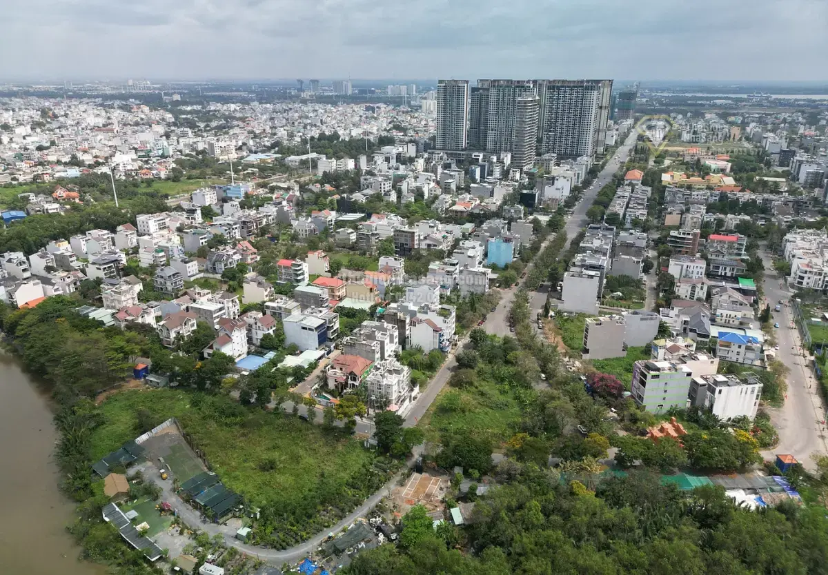 Giá Chung Cư Sơ Cấp Tại TP HCM và Bình Dương Tăng Mạnh: Cơ Hội và Thách Thức Cho Nhà Đầu Tư Bất Động Sản 2026