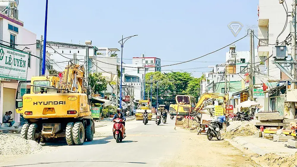 Giá Vật Liệu Xây Dựng Tăng Cao: Thách Thức Lớn Đối Với Tiến Độ Các Dự Án Hạ Tầng Giao Thông Quốc Gia