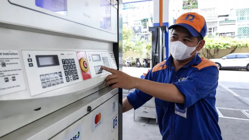 Giá xăng dầu hôm nay 9/10: Tăng chậm, xu hướng chững lại - Dân Việt