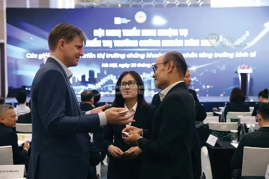 Giải pháp đột phá thúc đẩy thị trường chứng khoán và tác động đến bất động sản Việt Nam giai đoạn 2026-2030