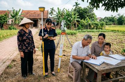 Giải pháp pháp lý khi hộ liền kề vắng mặt trong thủ tục cấp Giấy chứng nhận quyền sử dụng đất