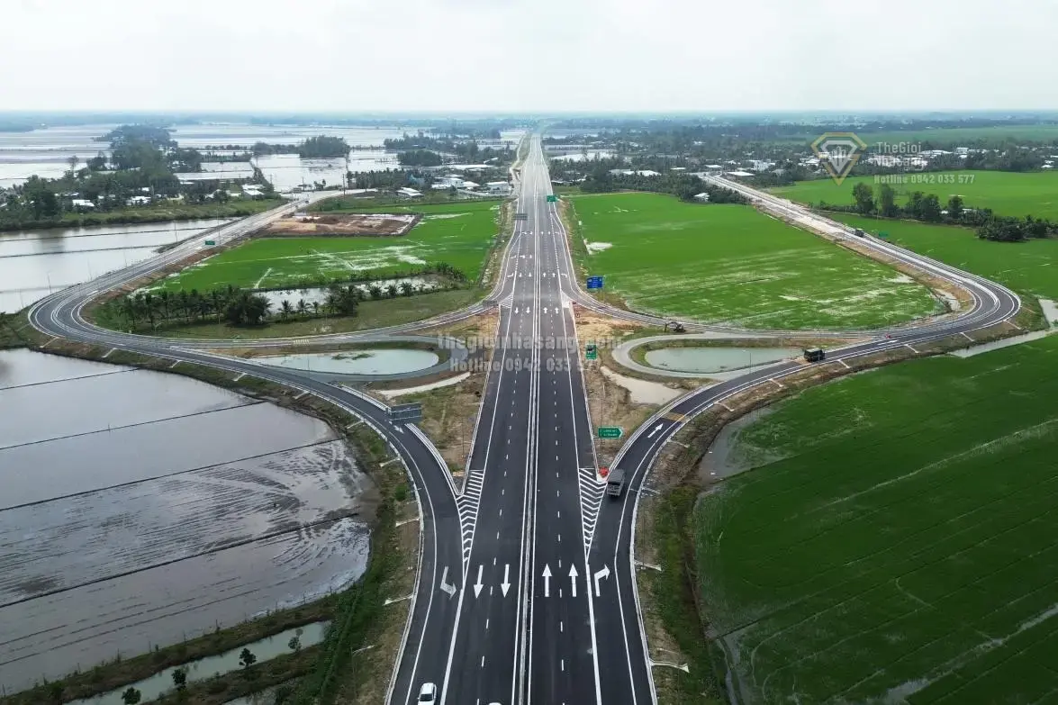Giải Pháp Xây Dựng Cao Tốc Thích Ứng Biến Đổi Khí Hậu tại Đồng Bằng Sông Cửu Long: Cầu Cạn Hay Nền Đất?