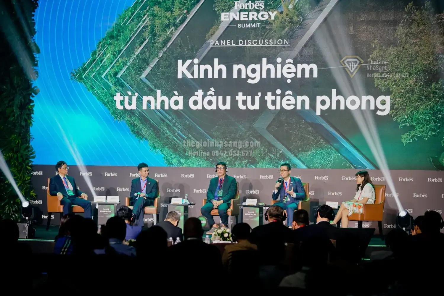 Giữa Hai Nền Văn Hóa: Góc Nhìn Đa Chiều và Tác Động Đến Thị Trường Bất Động Sản Người Việt Tại Châu Âu