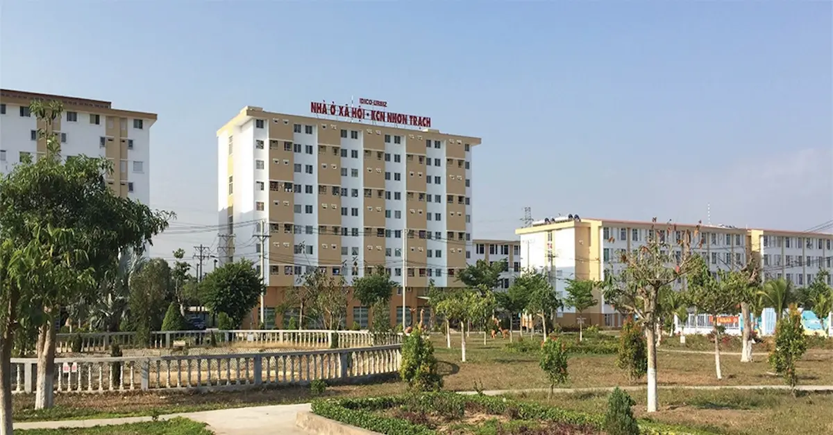 Hai con ruột gom lượng lớn cổ phiếu, sếp công ty bất động sản phải rời ghế