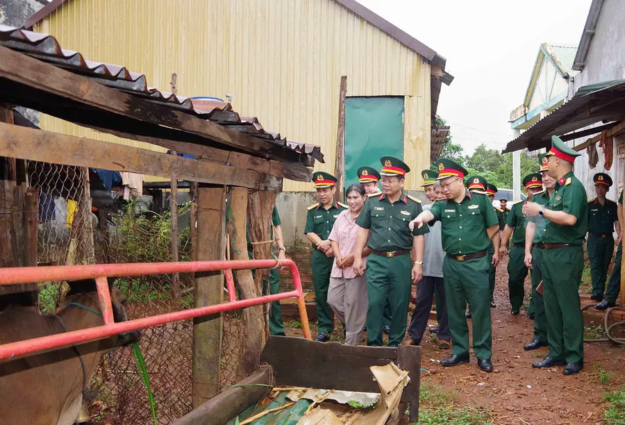 Đoàn Công Tác Bộ Quốc Phòng Kiểm Tra Chương Trình MTQG tại Đoàn Kinh Tế - Quốc Phòng 72: Đánh Giá và Định Hướng